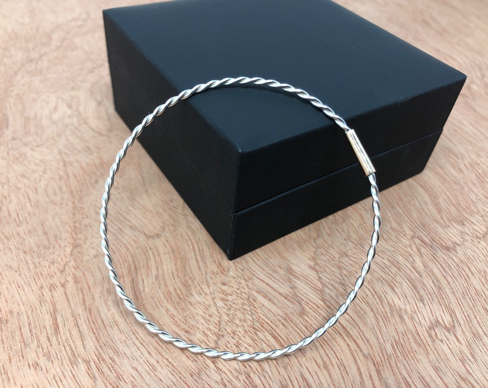 Delicate Silver Twisted Wire Bangle with Gold Collar